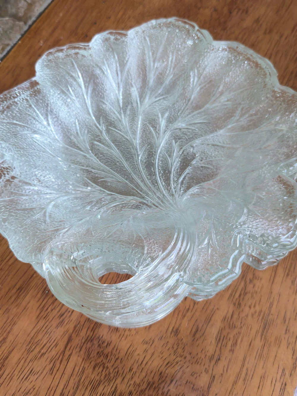 Vintage Indiana Glass Pebble Leaf Plates - Set of 4 🌿